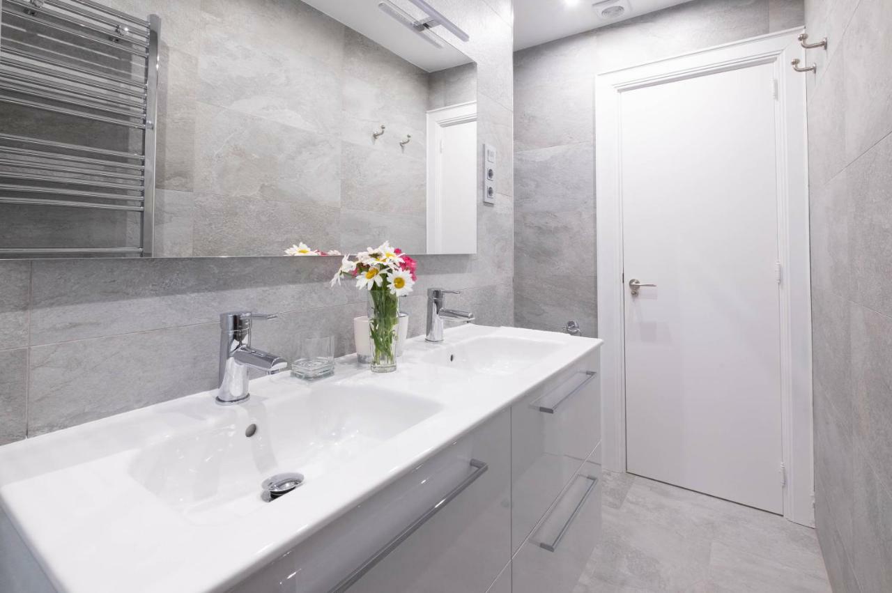 Apartamento Tiboli Con Parking Gratuito Bilbao Luaran gambar